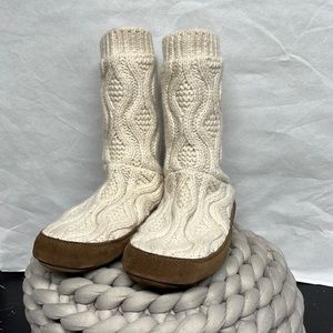 L.L. Bean cable knit slipper socks, women’s size 7.5-8.5